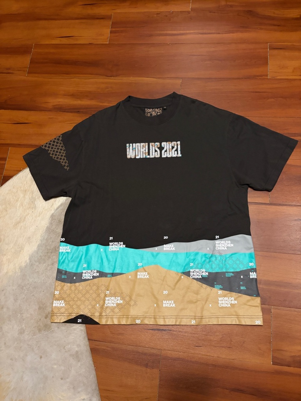 Riot Games Worlds 2021 Graphic Tee - Black with Teal & Tan Panels Sz XL